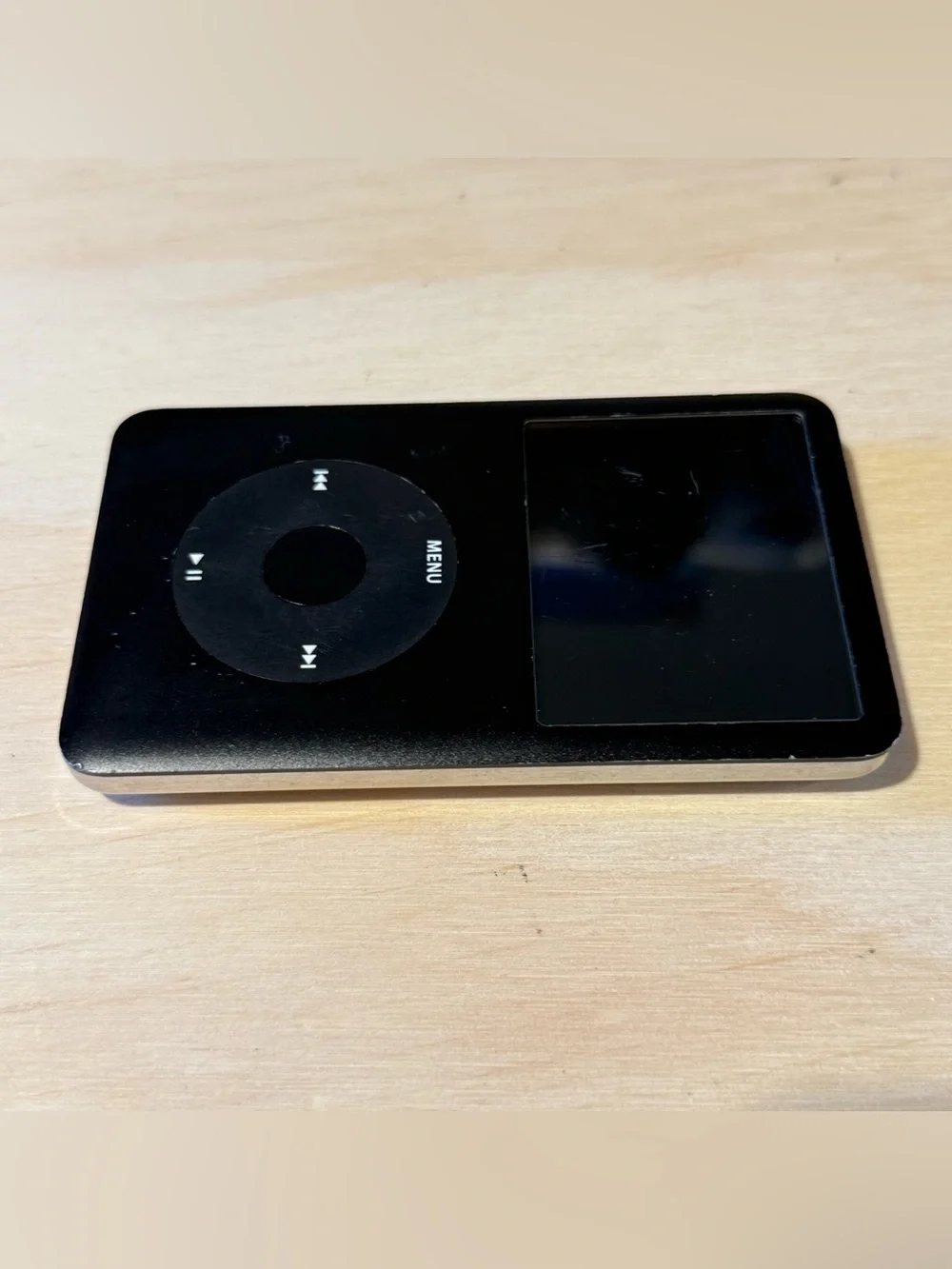 iPod Model:A1238 6thGEN 80GB “BROKEN”Bad Battery/Hard-Drive Loads To Home Screen